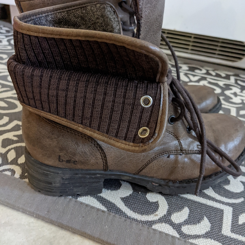 Combat boots